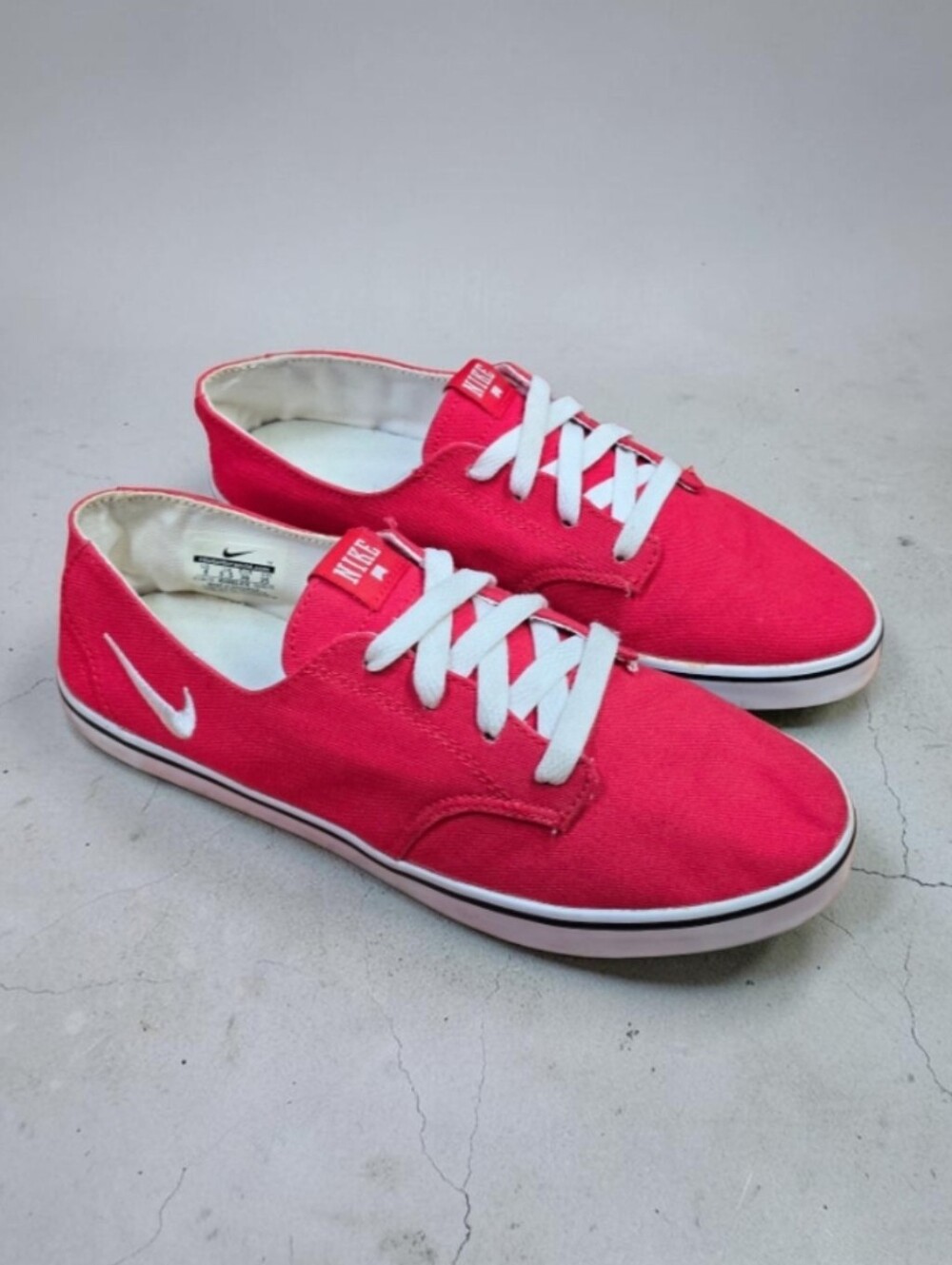 Nike Cotton Canvas Braata Lite 6.0 SB Low-Top Flat Sneakers Womens Size 8 Red